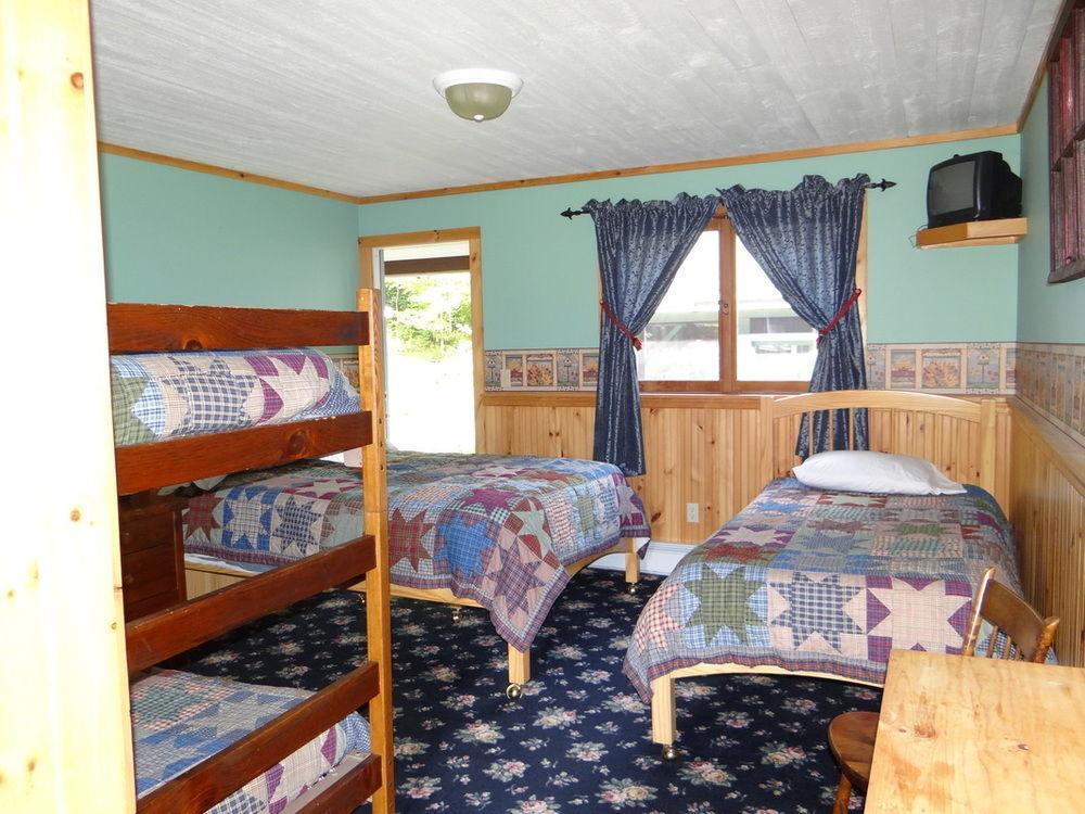 Blue Gentian Lodge At Magic Mountain Londonderry Exterior photo